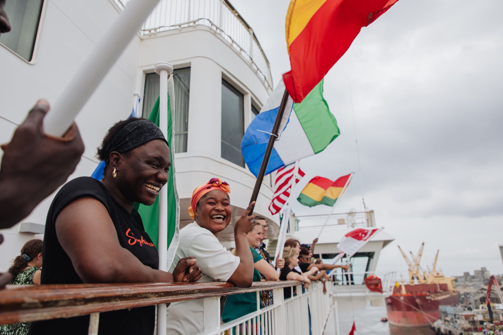 SLF230822_ARRIVAL_SIERRA_LEONE_FLAG_SANOH_EB014_HI-MID.jpg