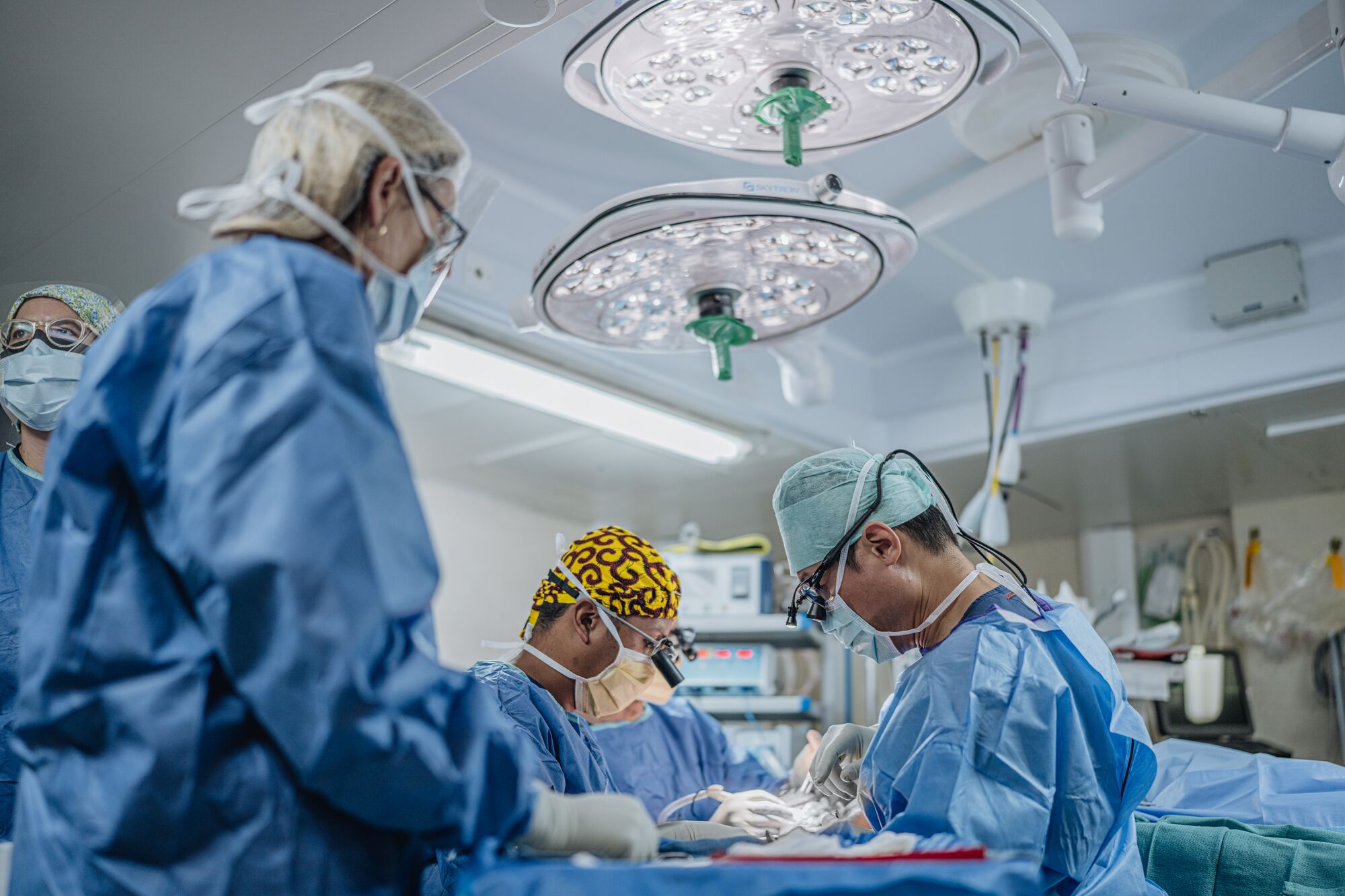 Hospital
Five operating theatres and 85 patient beds provide space for specialized surgical care and recovery.