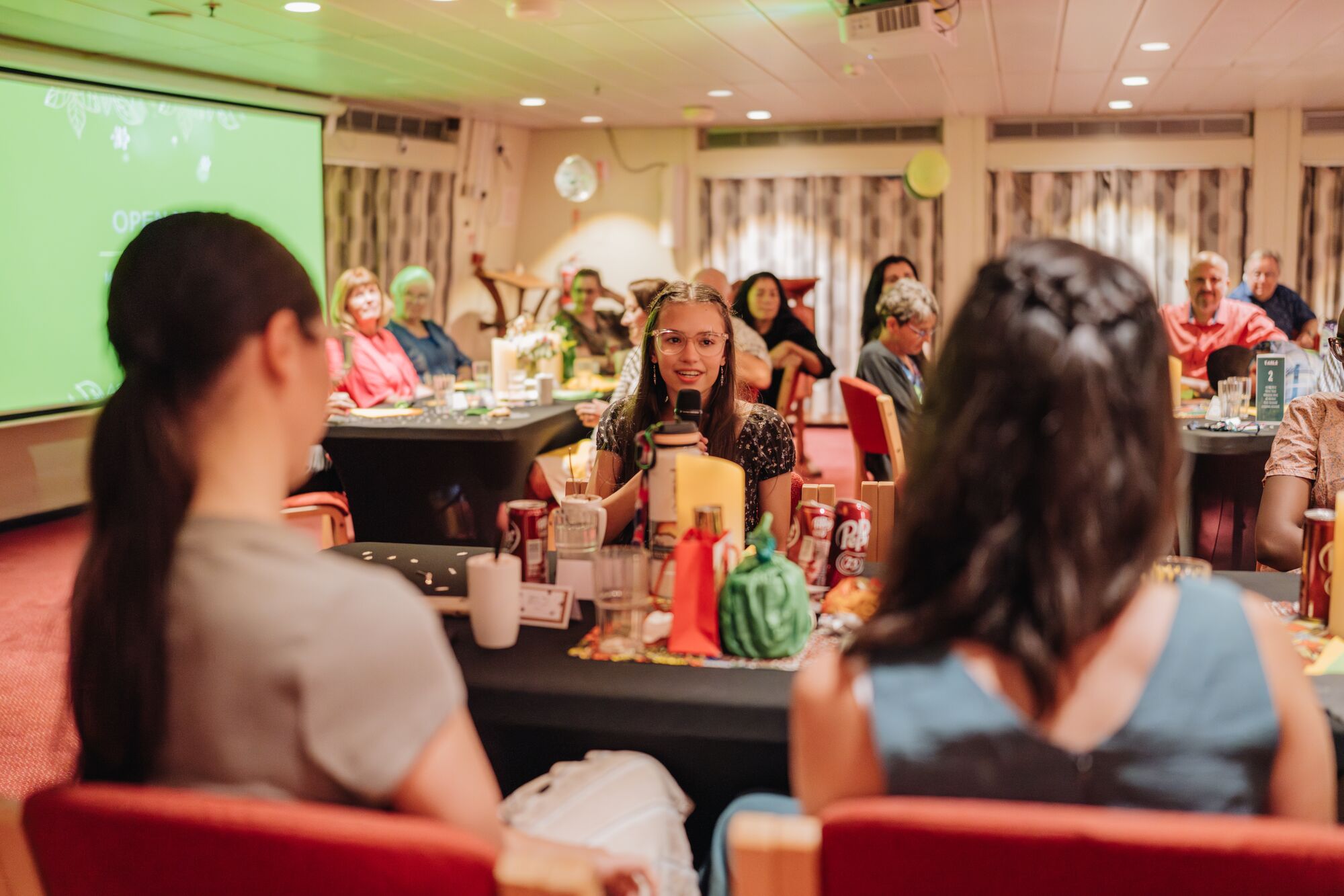 Life on board
Spaces for work, meals, rest and community bring volunteers from many different professions and nations together.