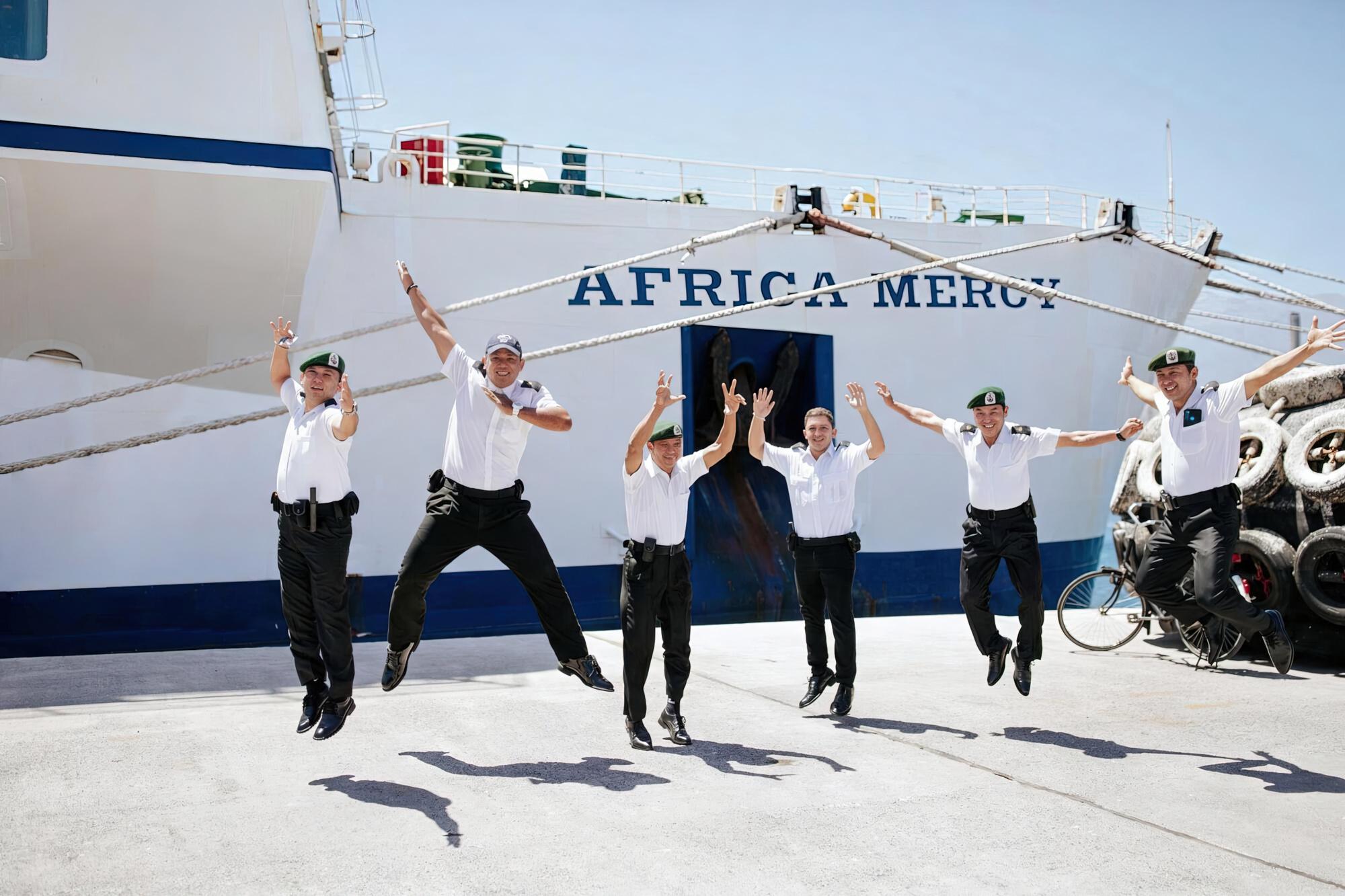 Hospital ships focus their visits on 14 African countries where they have already completed 49 long-term deployments. These include West Africa (Benin, Cameroon, Côte d'Ivoire, The Gambia, Ghana, Guinea, Liberia, Senegal, Sierra Leone, and Togo), Central and Southern Africa (South Africa and the Congo), and Madagascar in the Indian Ocean, as shown in this photo.